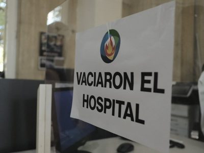 Denuncian que buscan cerrar el Hospital Bonaparte y trabajadores realizan protestas