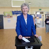 La abanderada de la izquierda, Catherine Connolly, será la nueva presidenta de Irlanda