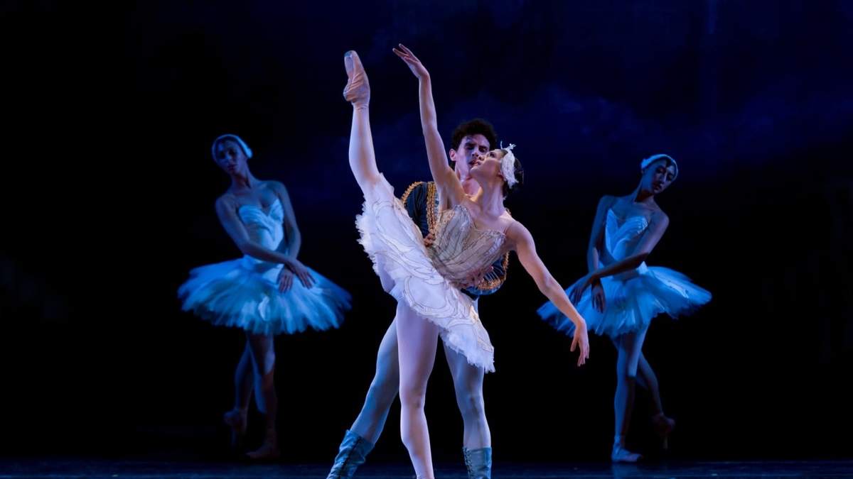 Bailarines de la Compañía Nacional de Danza