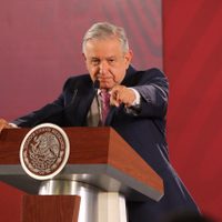 López Obrador reprueba reunión de Ricardo Peralta con autodefensas