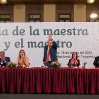 Líder del SNTE en Palacio Nacional: Es un honor estar con Obrador; “charros”, grita la CNTE
