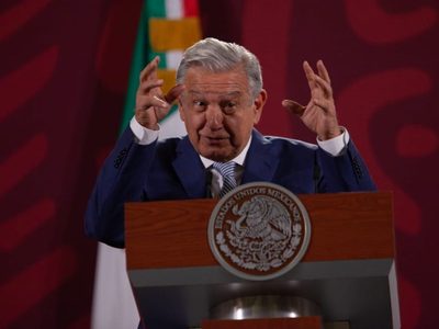 "Nos va a pedir muchísimo dinero": AMLO excluye al INE de la consulta en enero sobre el Ejército