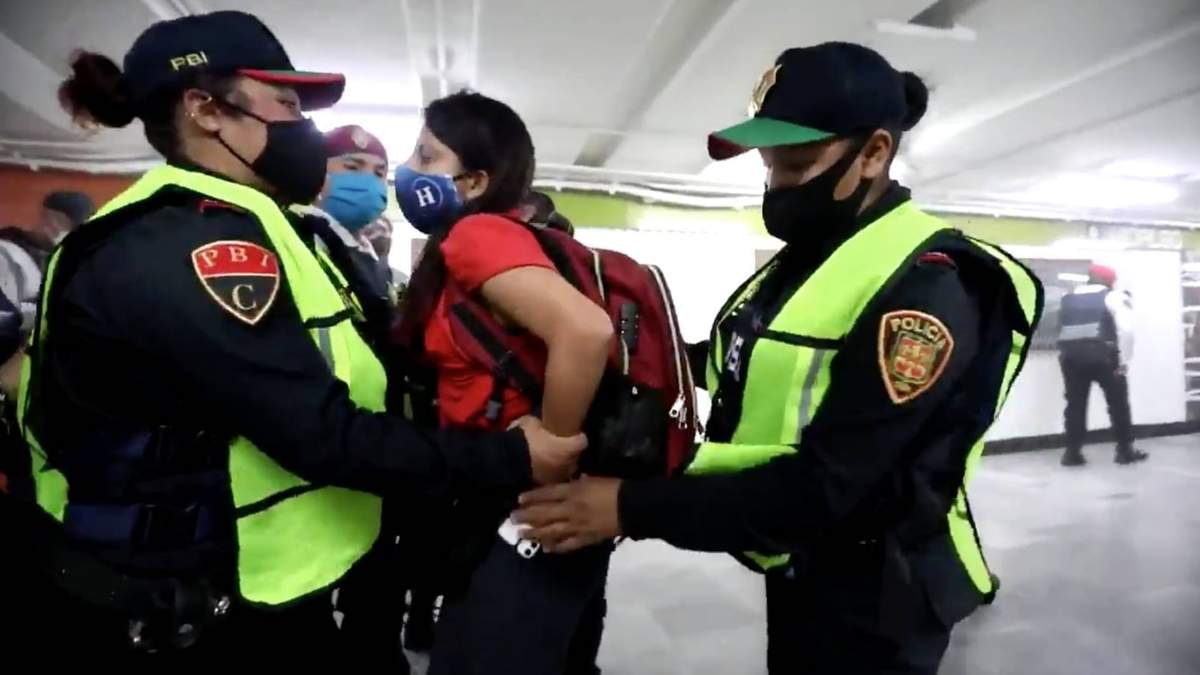 Agresión a reportera en el interior del Metro Hidalgo