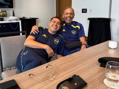 “No lo podíamos creer”: el increíble gesto de Juan Román Riquelme con Miguel Ángel Russo en Boca