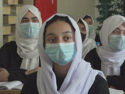 Los talibanes anunciaron novedades sobre la vuelta de las niñas y adolescentes al aula: cuándo será
