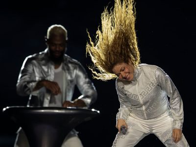 Febrero en música: The Cardigans, The Hives, EDC, Natalie Imbruglia, Kansas, Shakira…