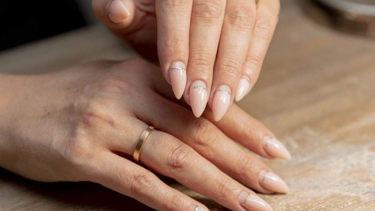 Uñas acrílicas. Fuente: (Instagram)