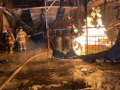 Arde fábrica de solventes en San Juan Ixhuatepec, Tlalnepantla (Videos)