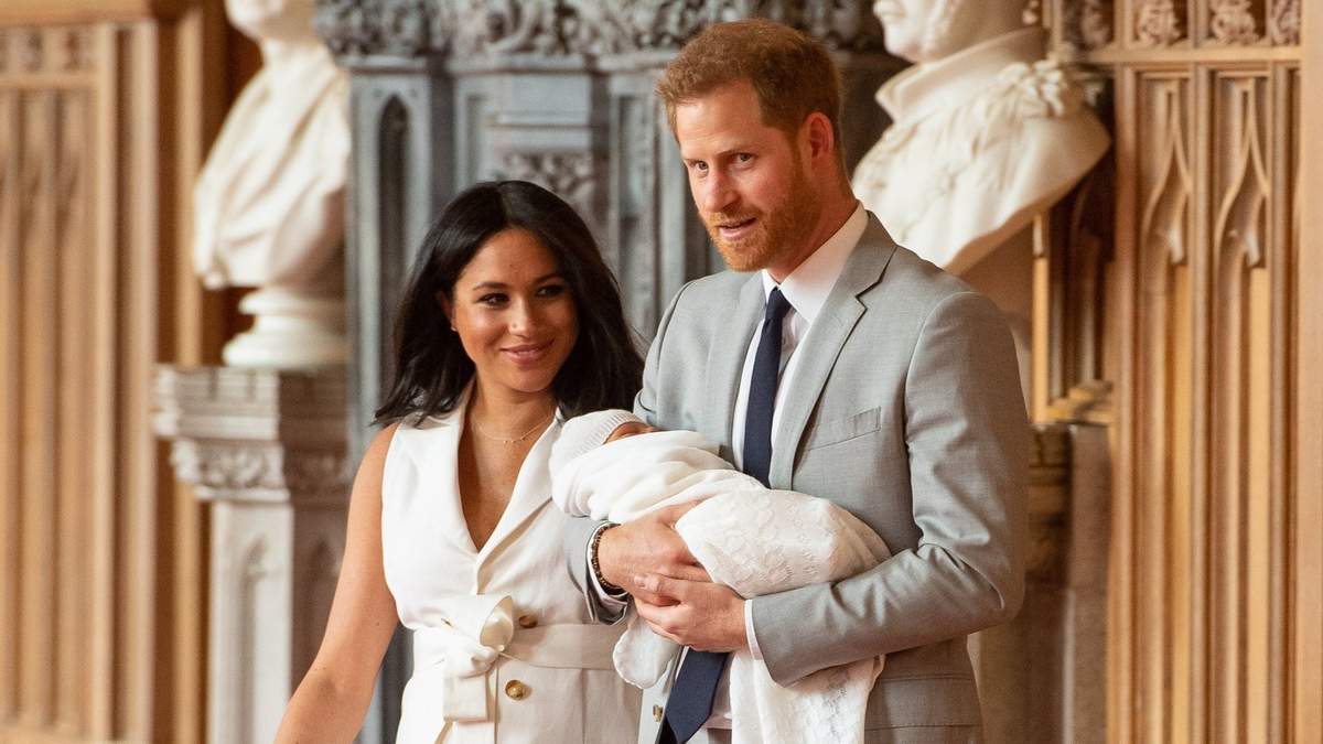 Meghan Markle y Harry con Archie recién nacido. Fuente: (Instagram)