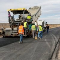 En los últimos 11 meses el gobierno provincial avanzó en 16 obras viales