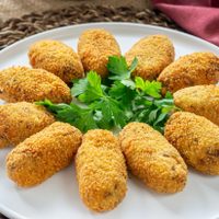 Si te sobró pan rallado y huevo de las milanesas, hacete estas tremendas croquetas de queso que son un 10