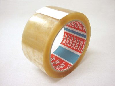 Si se terminó el rollo de la cinta de embalar, no lo tires: creá esta maceta para decorar tu living y darle color