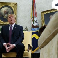 Trump amenaza con imponer más aranceles a China