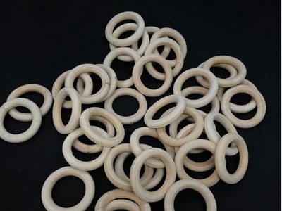 No las tires: convertí tus viejas argollas de madera en este bonito jarrón que parece comprado en un bazar