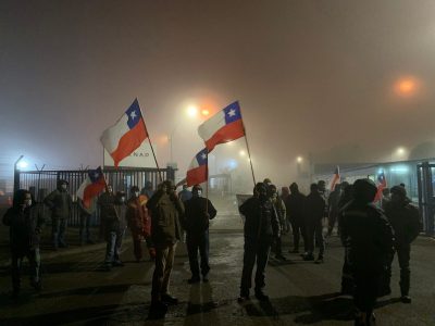 Alerta en Chile: en cinco días no habrá combustible para el sur del país por paro en una refinería