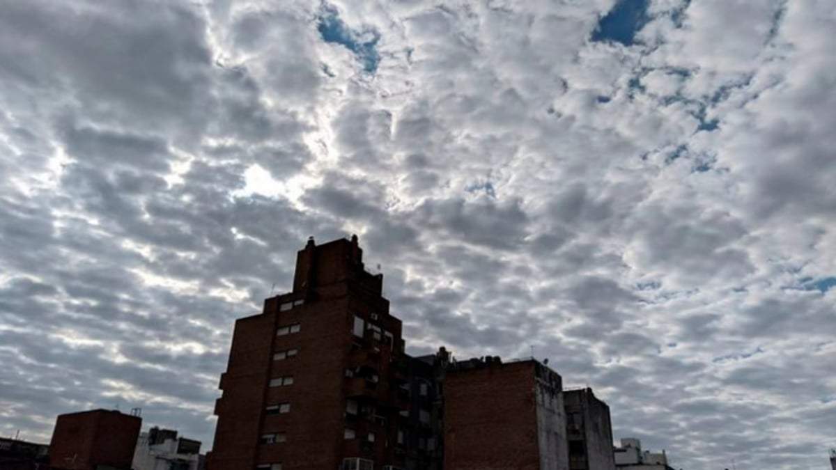 Otro día de clima frio y cielos nublados. Fuente: (X)