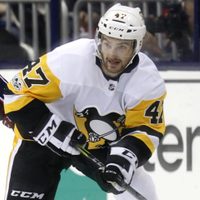 Un hombre sale bajo fianza tras la investigación de la muerte del jugador de hockey Adam Johnson