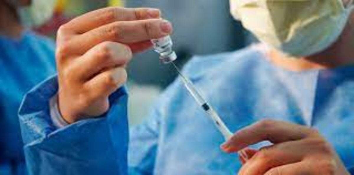 El área de Salud recomendó aplicarse la dosis de refuerzo contra el Covid 19. Fuente (Neuquén Informa).