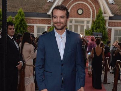 En los brazos de papá: Pedro Alfonso, Filipa y un momento a puros besos