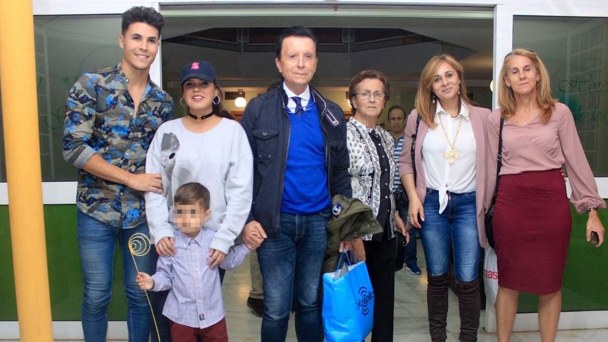 Gloria Camila, Ortega Cano y Ana María Aldón, Fuente: (Twitter)