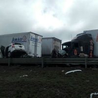 Reportan carambola de al menos 30 vehículos en SLP; hay un muerto y 10 heridos