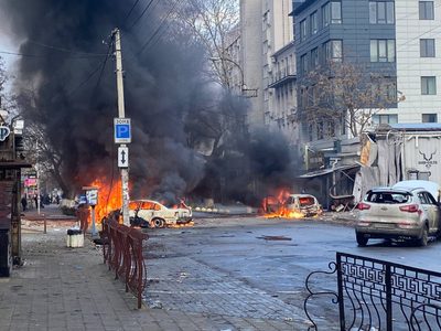 Rusia ataca la ciudad ucraniana de Jersón en la víspera de Navidad; hay 7 muertos y 58 heridos