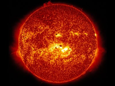 La divertida fotografía que la NASA tomó del sol "sonriendo"