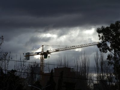 Clima en Neuquén: jueves frío, con viento fuerte y nevadas en cordillera