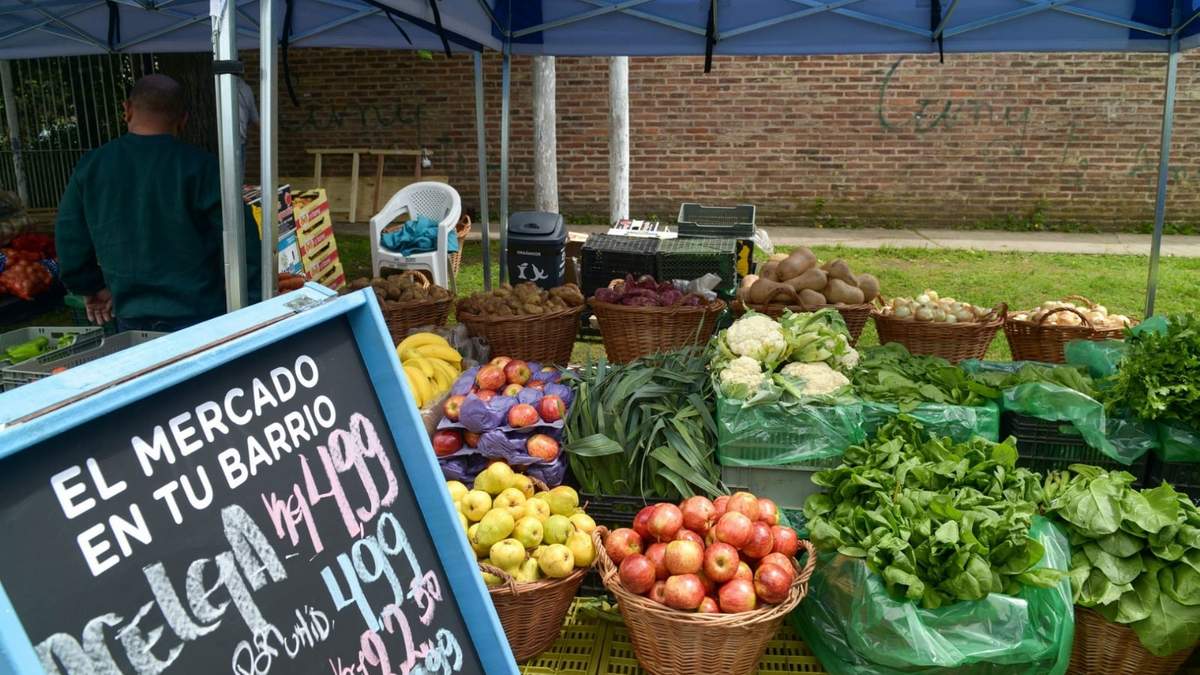 Feria de frutas y verduras. Fuente: (Twitter)