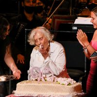 Noventa datos por el cumpleaños 90 de Elena Poniatowska