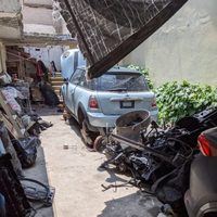 Aseguran dos toneladas de autopartes con reporte de robo en Nezahualcóyotl