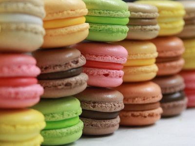 Macaron, tradición de la pastelería que ahora llega en colores