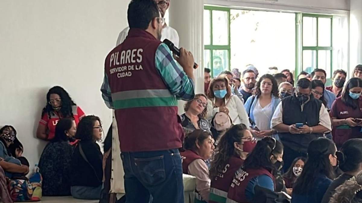 La reunión con talleristas de Pilares