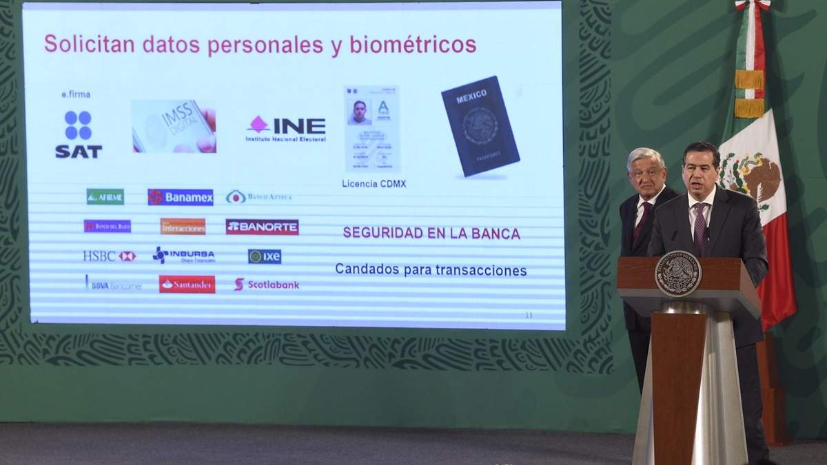 AMLO y el subsecretario de Seguridad Pública federal, Ricardo Mejía Berdeja