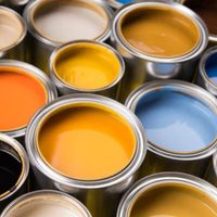 No tires las latas de pintura usadas y hacé esta lámpara moderna y muy fácil para tu cuarto