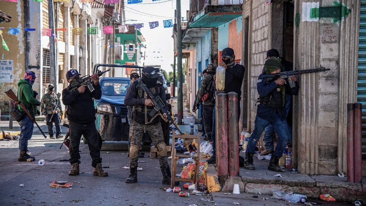 7 de diciembre. El grupo civil armado Los Machetes intenta tomar el control de la cabecera municipal de Pantelhó, en Chiapas, que se encuentra bajo el dominio de un grupo rival