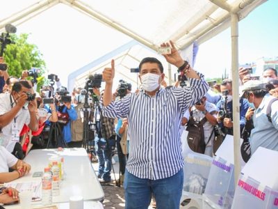Mario Moreno acusa "madruguete" a la democracia en Guerrero y exige recuento "voto por voto"