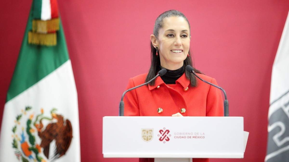 La mandataria capitalina durante su conferencia de prensa de este lunes