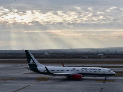 Mexicana de Aviación hace primer viaje del AIFA a Tulum; AMLO celebra reinicio de vuelos