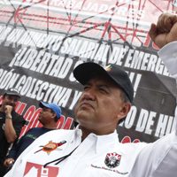 Martín Esparza califica de “guerra sucia” la publicación de Proceso; “no desmiente nada”, le reviran