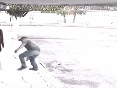 Sujeto acecha a una joven, corre hacia ella y le muerde un glúteo en calles de Celaya (Video)