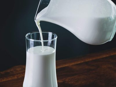 Te sorprenderá saber estos 3 datos sobre la leche de cabra y qué tan buena es para la salud