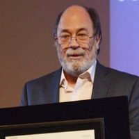 Jorge Aguilar Mora recibe el Premio Villaurrutia