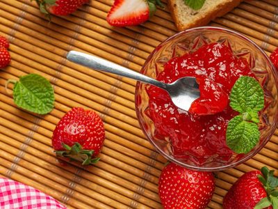 Aprovechá que las están regalando: la receta más fácil de mermelada de frutillas para untar tus tostadas