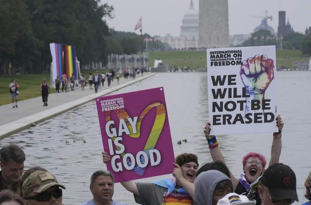 La marcha de orgullo gay en el National Mall de Washington el 8 de junio del 2025