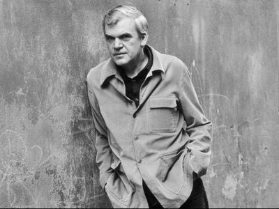 Kundera, McCarthy, Oé, Kodama, Amis, Glück; escritores que murieron en 2023