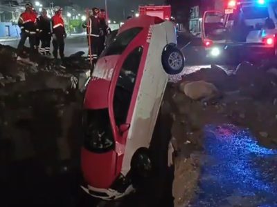 Taxista cae a un socavón en la alcaldía Iztapalapa de la CDMX (Video)