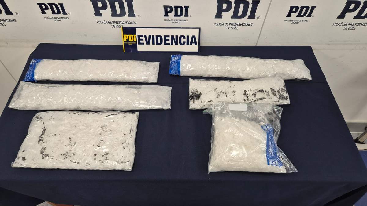 La droga venía en una maleta de doble fondo