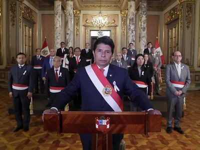 Congreso de Perú destituye a Pedro Castillo como presidente