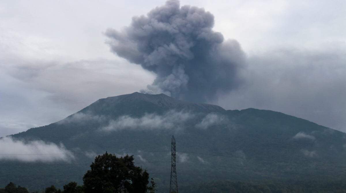 El volcán en Indonesia